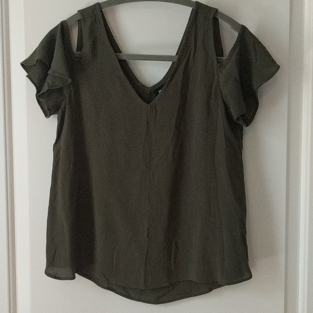 a.n.a. Petite XS Rich Avocado Blouse